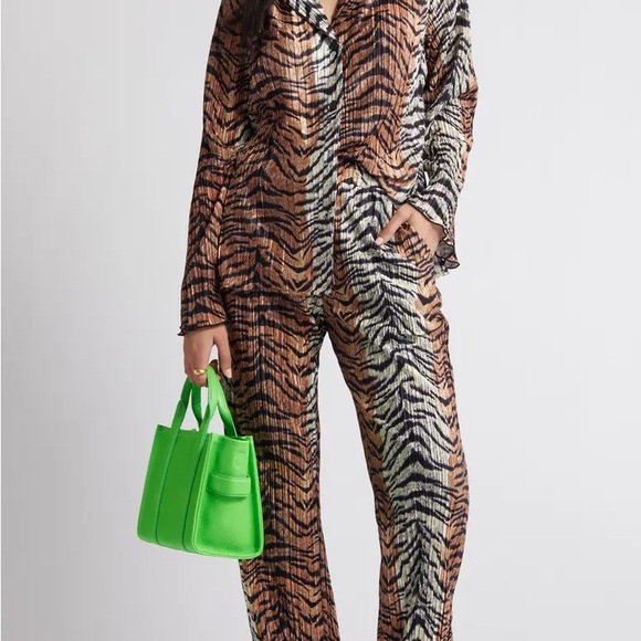 Dressed in Lala - Long Sleeve Plissé Top & Pants Set in Tiger 🐅 - Picture 3 of 3